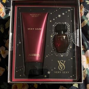 Victoria's Secret Very Sexy Red Gift Set